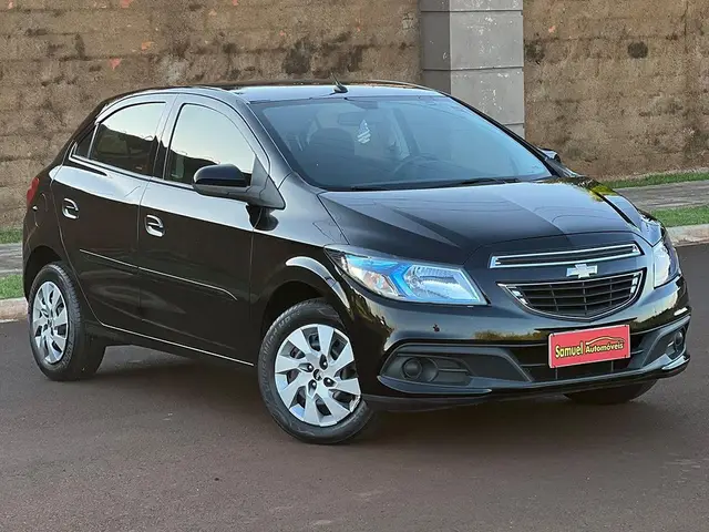 Carro Chevrolet Onix 2015 1.4 LT SPE/4