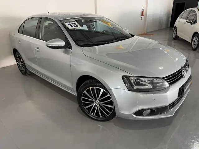 Carro Volkswagen Jetta 2013 2.0 TSI Highline DSG