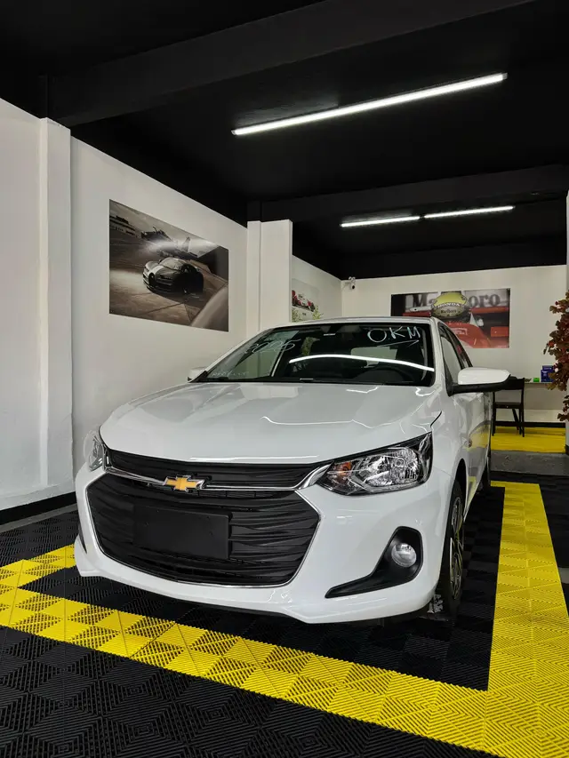 Carro Chevrolet Onix 2025 LT 1.0
