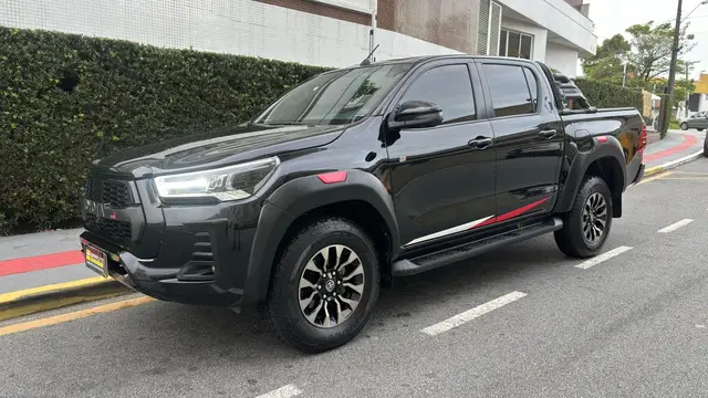 Carro Toyota Hilux Cabine Dupla 2022 GR-S 4x4 2.8 TDI Dies. Aut.