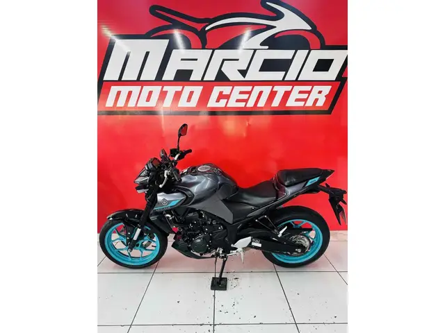 Carro Yamaha MT-03 2025 ABS