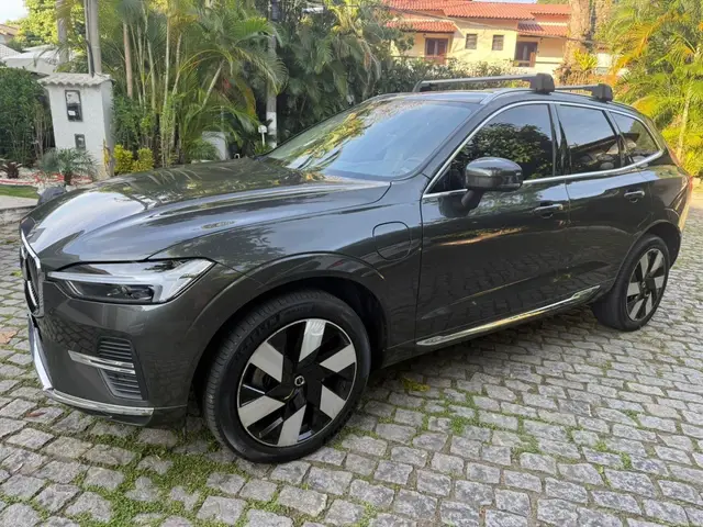 Carro Volvo XC60 2022 Recharge Inscription Hybrid AWD (Aut)