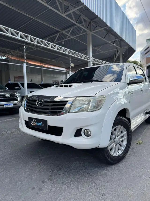 Carro Toyota Hilux Cabine Dupla 2015 Hilux 3.0 TDI 4x4 CD SRV (Diesel)