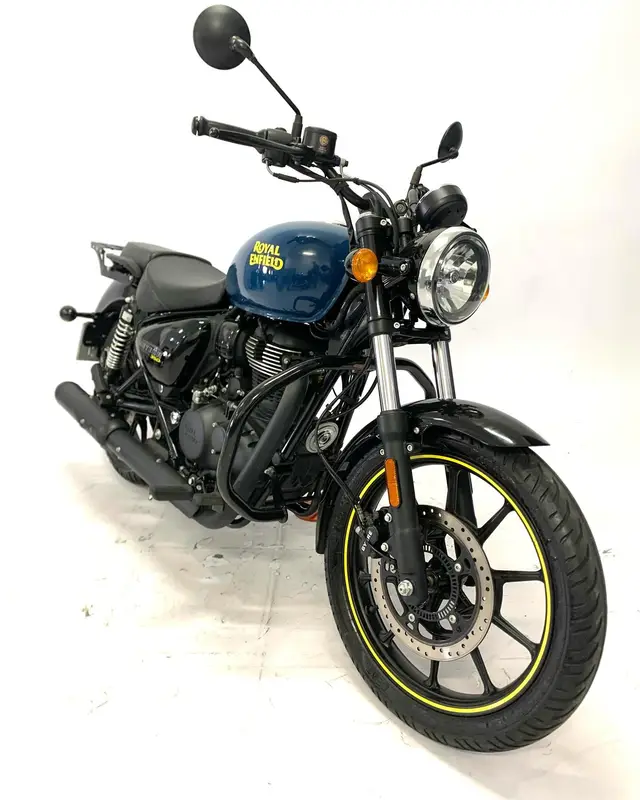 Carro Royal Enfield Meteor 350 2024 Fireball