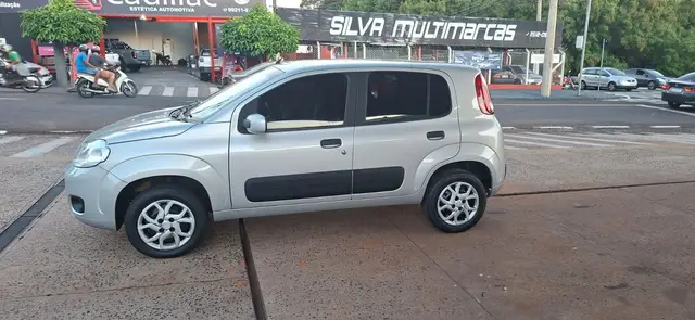 Carro Fiat Uno 2011 Vivace 1.0 8V (Flex) 4p