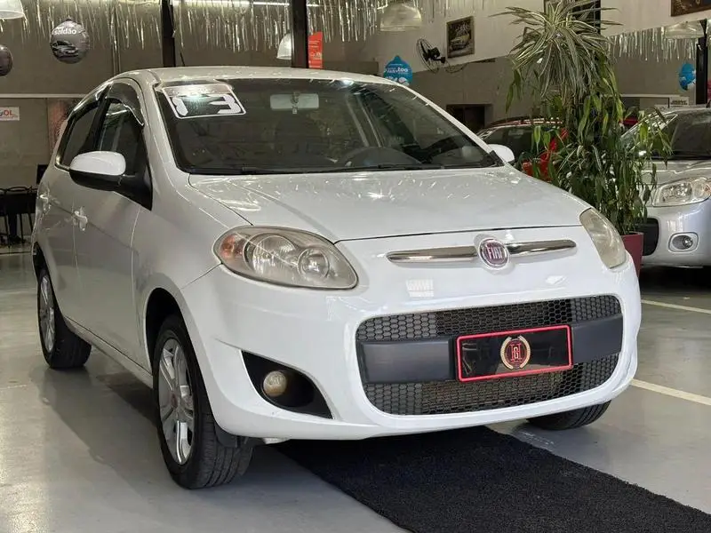 Fiat Palio Attractive 1.4 8V (Flex)