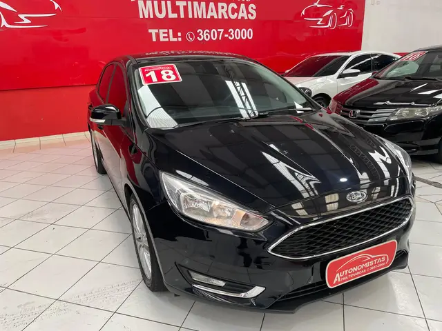 Carro Ford Focus Hatch 2018 SE Plus 2.0 PowerShift
