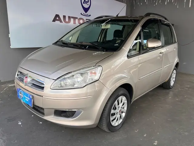 Carro Fiat Idea 2015 Attractive 1.4 8V (Flex)