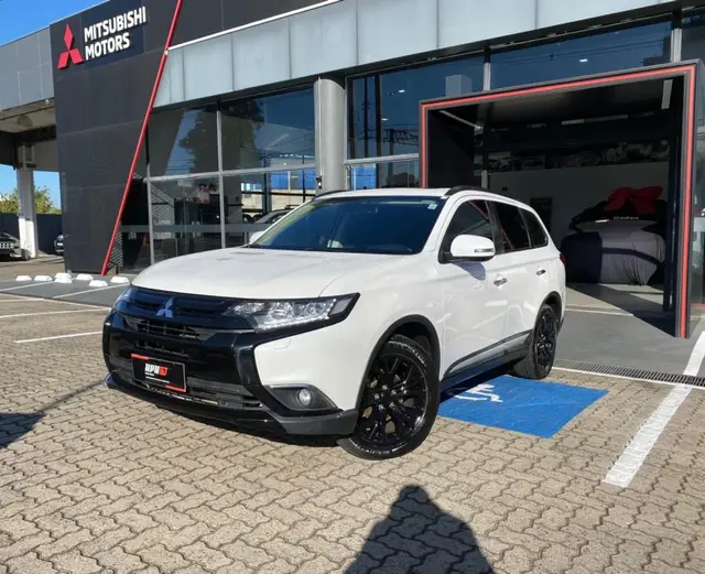 Carro Mitsubishi Outlander 2016 2.2 DI-D 4WD (Aut)