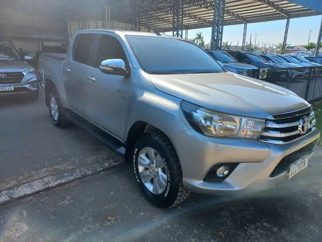 Carro Toyota Hilux Cabine Dupla 2017 Hilux 2.7 SRV CD 4x4 (Flex) (Aut)