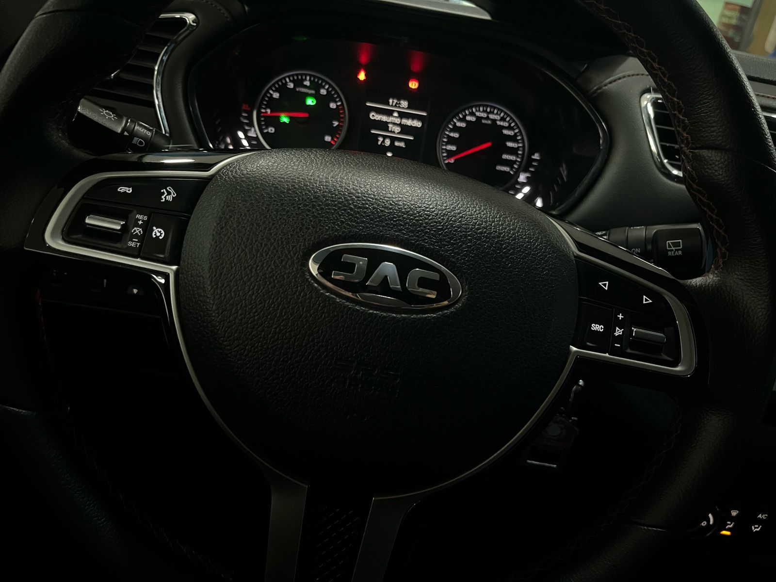 JAC T40