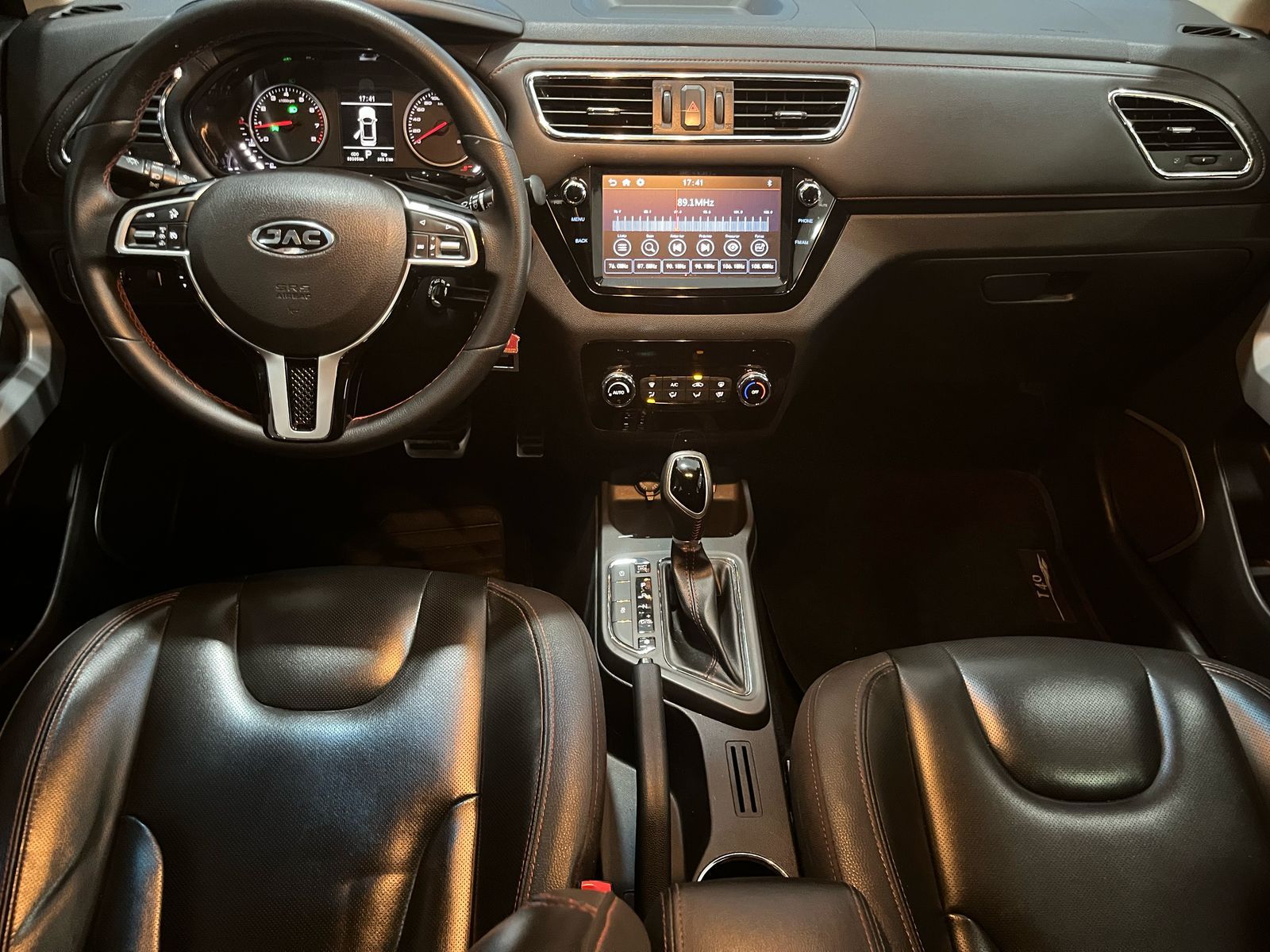 JAC T40