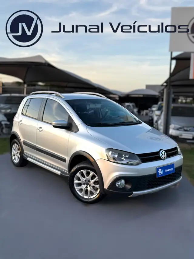 Carro Volkswagen CrossFox 2013 1.6 VHT (Flex)