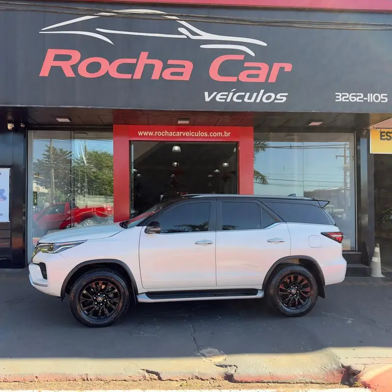 Toyota SW4 SRX 2.8 turbodiesel 5L 4x4 (Aut)