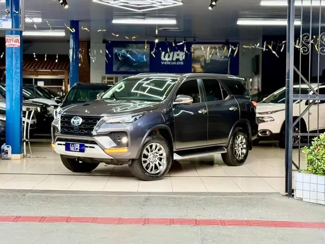 Carro Toyota Hilux Cabine Dupla 2021 SRX 2.8 TDI CD 4x4 (Aut)