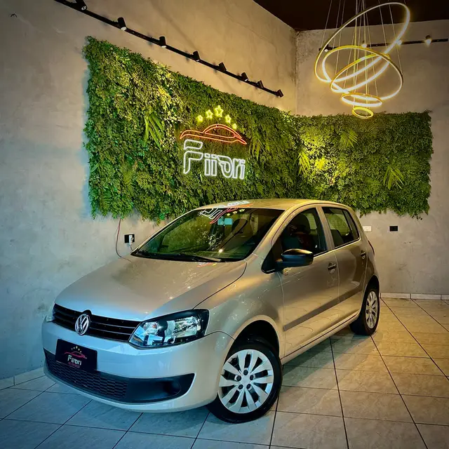 Carro Volkswagen Fox 2014 1.0 TEC (Flex) 4p