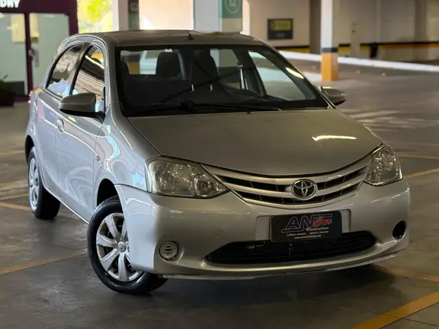 Carro Toyota Etios 2014 XS 1.5 (Flex)