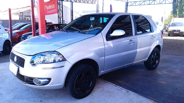 Carro Fiat Palio 2011 Attractive 1.4 8V (Flex)