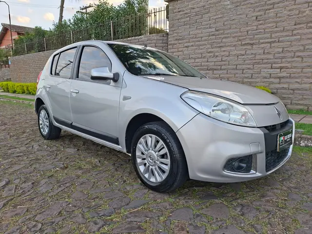 Carro Renault Sandero 2012 Privilège 1.6 8V Hi-Torque (flex)
