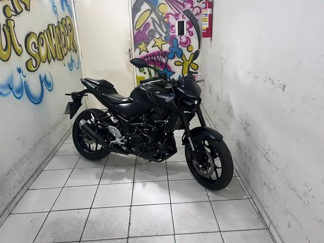 Carro Yamaha MT-03 2023 ABS