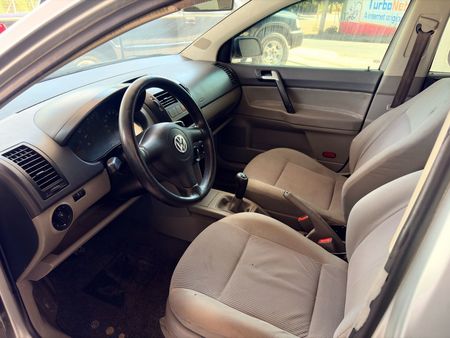 Polo Hatch. 1.6 8V