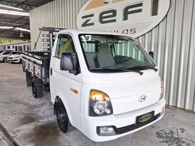 Carro Hyundai HR 2017 2.5 CRDi Longo com Caçamba