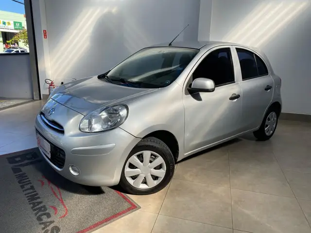 Carro Nissan March 2013 1.6 16V S (Flex)