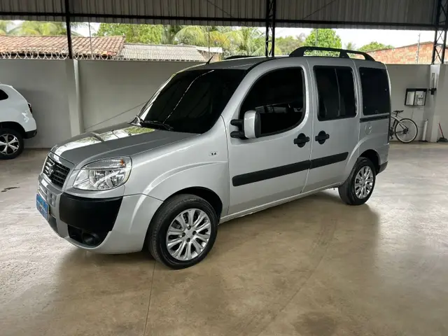 Carro Fiat Doblò 2016 Attractive 1.4 8V (Flex)