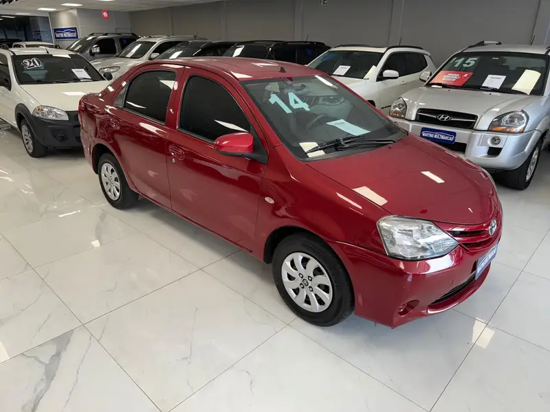 Toyota Etios Sedan X 1.5 (Flex)