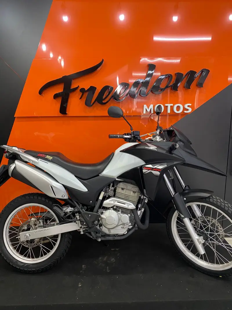 Honda XRE 300 (Flex)