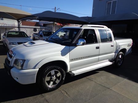 S10 Cabine Dupla S10 Executive 4x4 2.8 Turbo Electronic (Cab Dupla)