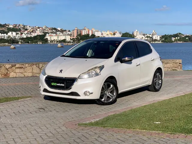 Carro Peugeot 208 2015 Griffe  1.6 16V (Flex) (Aut)
