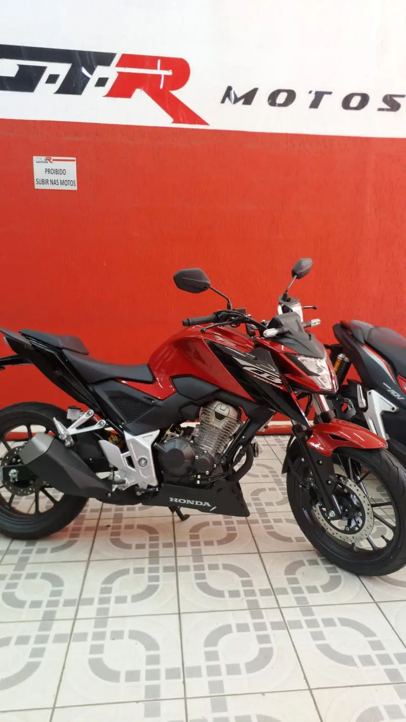 Honda CB 300F Twister (ABS)