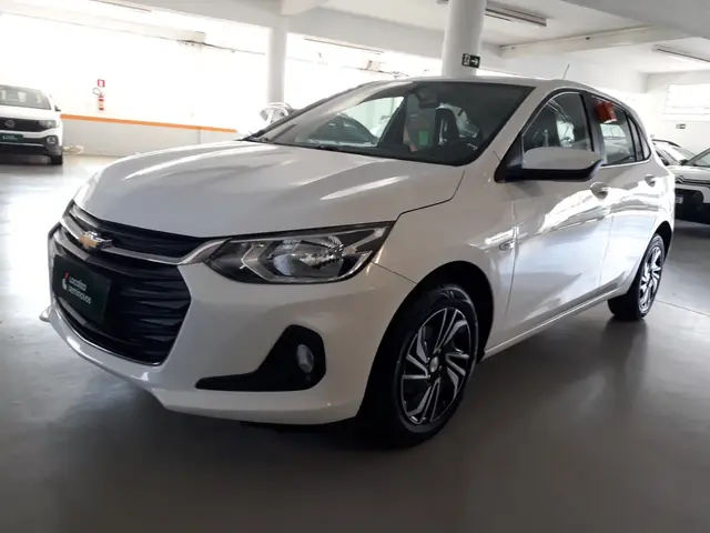 Carro Chevrolet Onix Plus 2024 LT 1.0