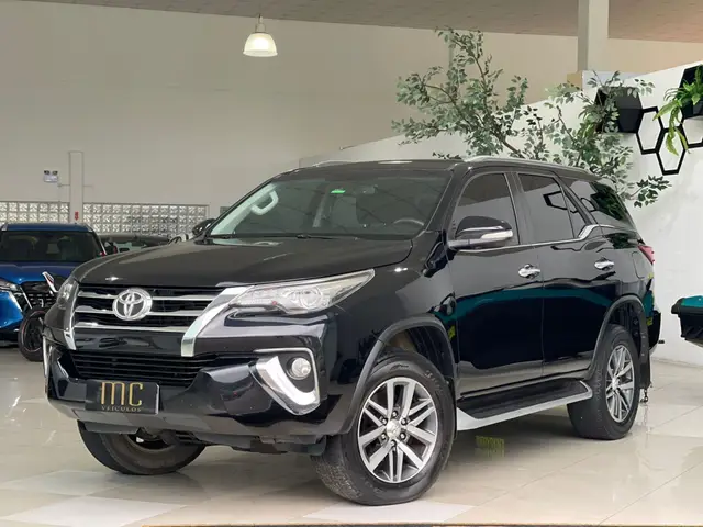 Carro Toyota SW4 2020 2.8 TDI SRX 5L 4x4 (Aut)