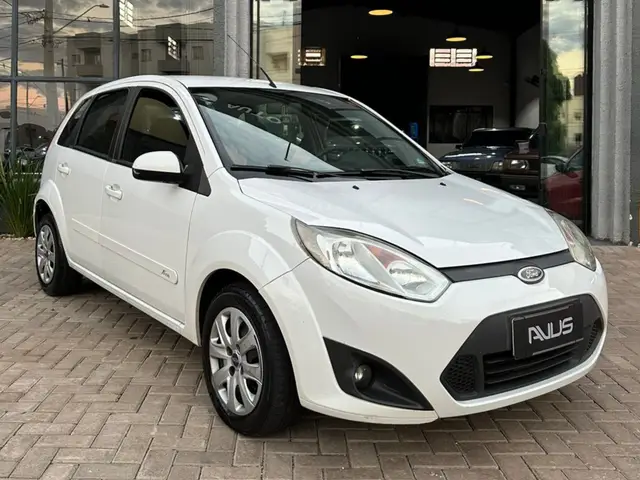 Carro Ford Fiesta Hatch 2014 1.6 (Flex)
