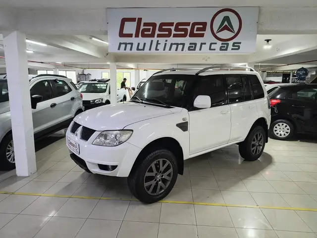 Carro Mitsubishi Pajero TR4 2015 2.0 16V 4x2 (Flex)