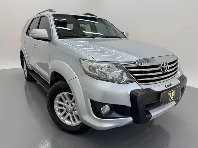 Carro Toyota Hilux SW4 2013 SR 2.7 4X2 (Aut)