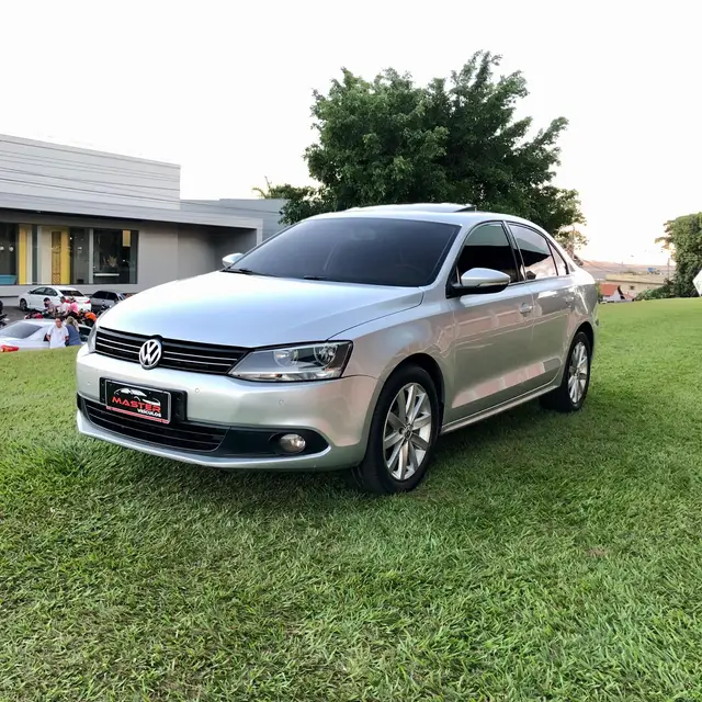 Carro Volkswagen Jetta 2014 2.0 Comfortline Tiptronic (Flex)