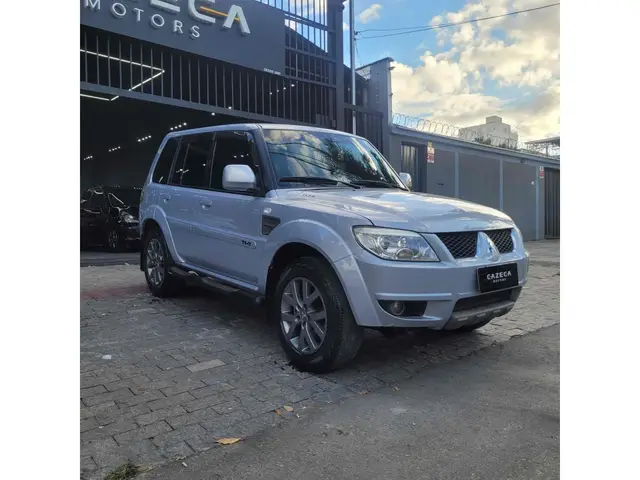 Carro Mitsubishi Pajero TR4 2014 2.0 16V 4x2 (Flex) (Aut)