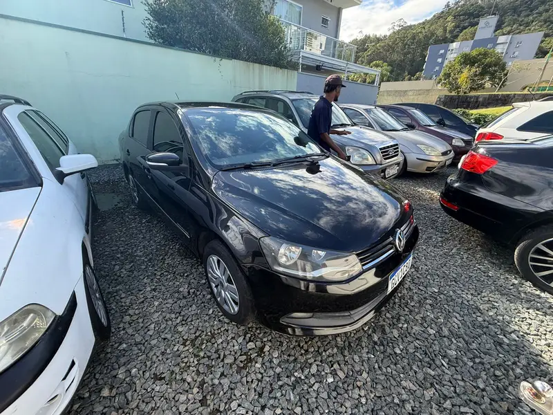 Volkswagen Voyage 1.6 VHT Trendline (Flex)