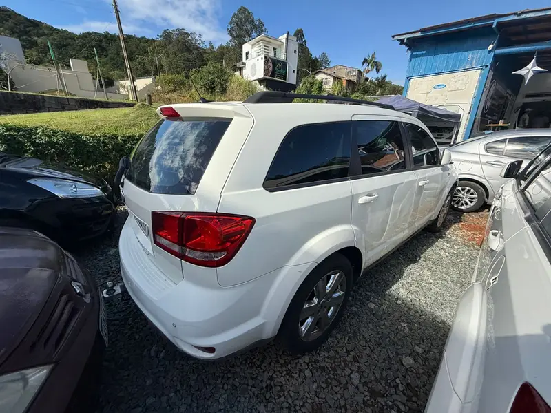 Fiat Freemont 2.4 16V Precision (Aut)