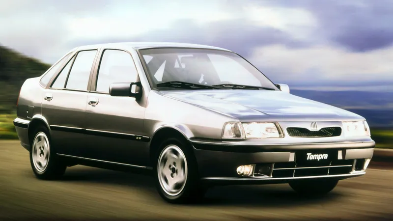 Teste nos anos 90: de Fiat Tempra a 192 km/h a Ford Escort de ficar “tonto”