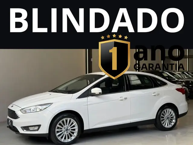 Carro Ford Focus Hatch 2017 Titanium 2.0 PowerShift