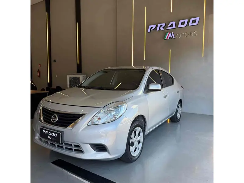 Nissan Versa 1.6 16V SV (Flex)