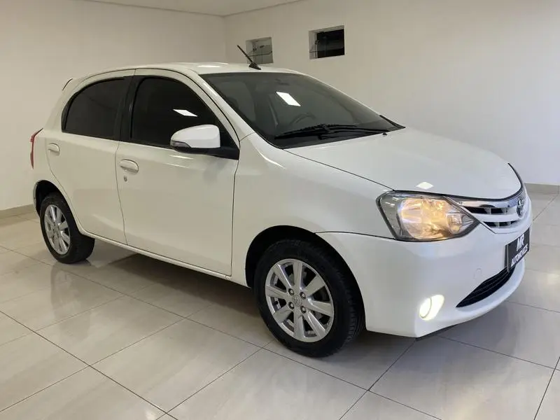 Toyota Etios XLS 1.5 (Flex)