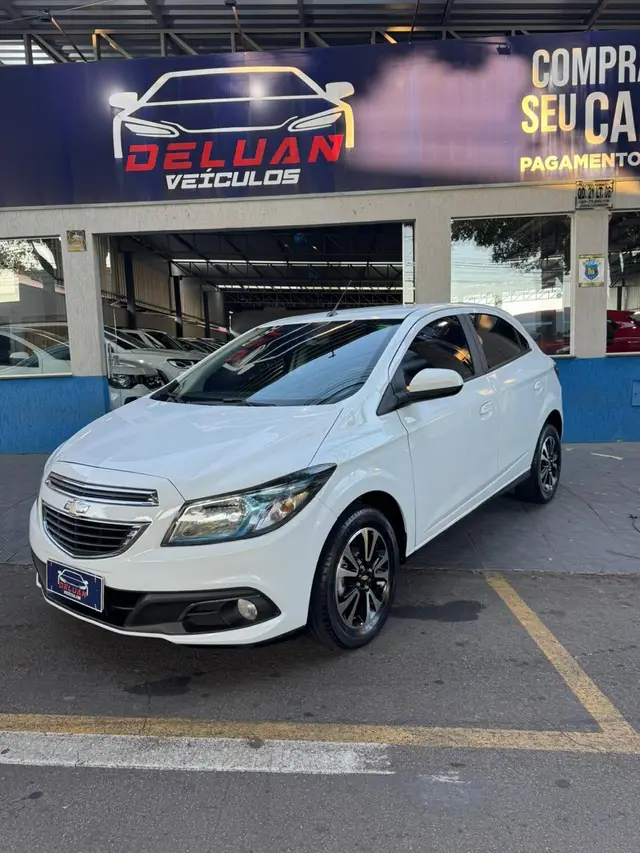 Carro Chevrolet Onix 2014 HATCH LTZ 1.4 8V FlexPower 5p Mec.