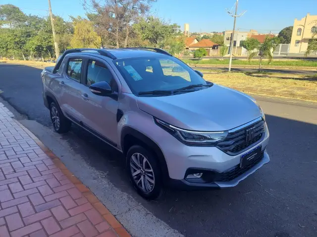 Carro Fiat Strada 2025 Volcano 1.3 Flex 8V CD Aut.