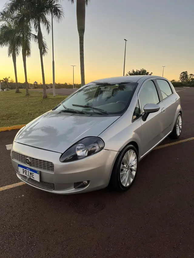 Carro Fiat Punto 2011 1.4 Fire Flex 8V 5p