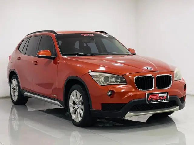 Carro BMW X1 2014 2.0 sDrive18i Top (aut)
